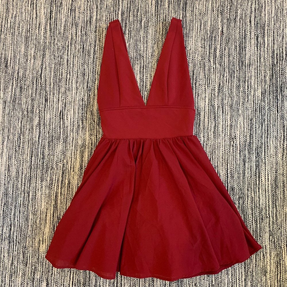 Tobi Flirty deep V neck red skater dress